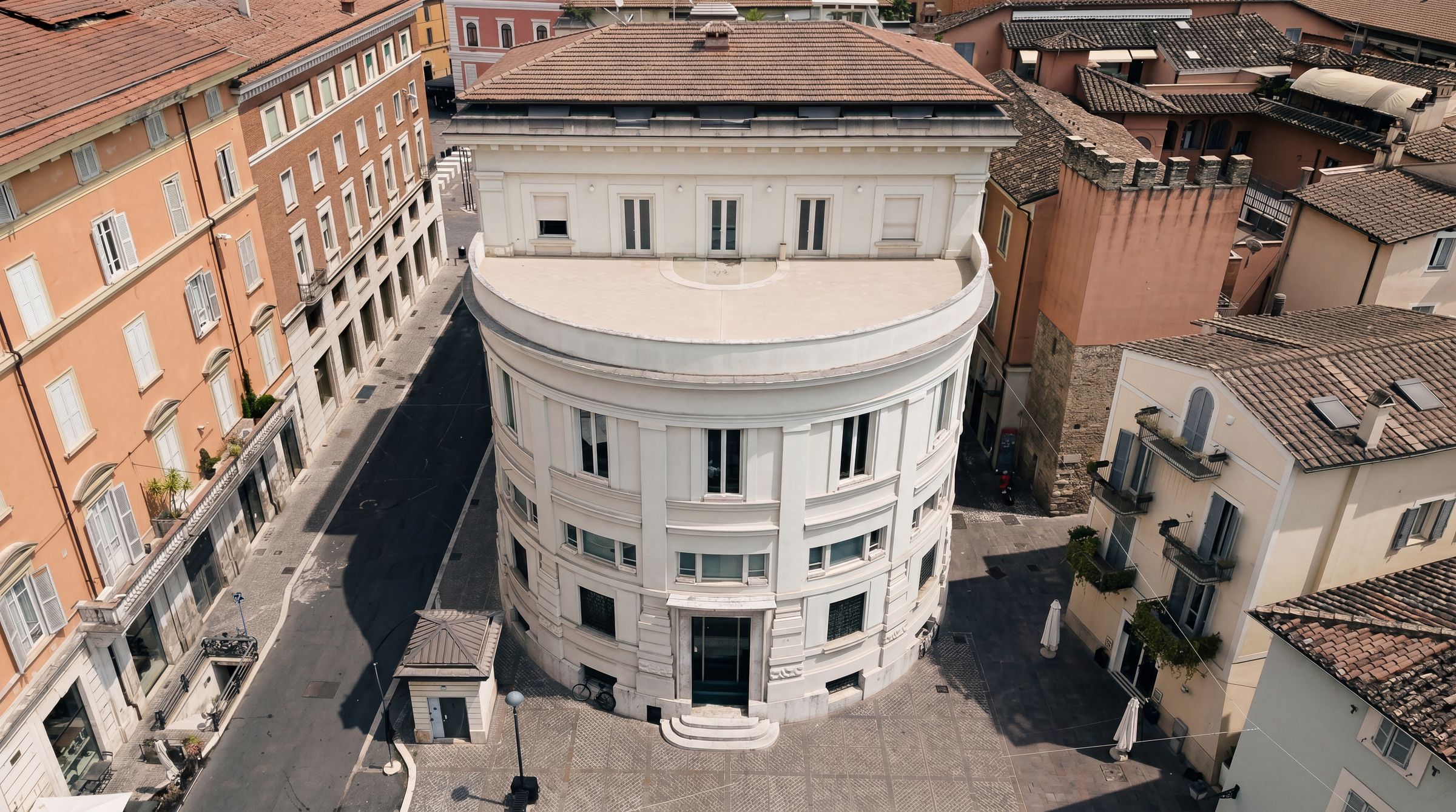 Vista aerea del palazzo storico che ospita la sede Aimazing, in Piazza San Giovanni Decollato a Terni